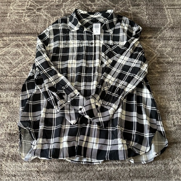 NWT Torrid Plaid Button Down Shirts Flannels 1X - Picture 4 of 9